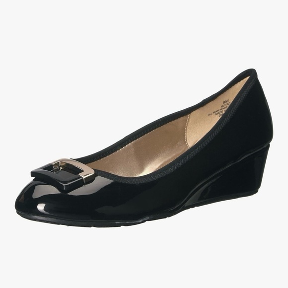 Bandolino Black Patent Loafers with Buckle - Picture 1 of 4